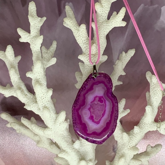 Handcrafted Pink Druzy Geode Agate Slice Pendant Necklace on Waxed Cotton Cord - Picture 4 of 12